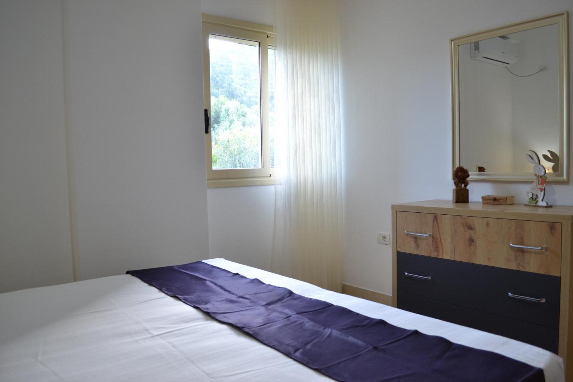 Seaview Gateway 2 Bedrooms Apartment & Garage Vlore Exterior photo